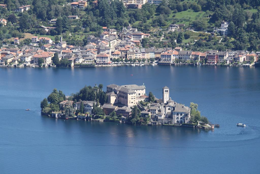 Fattoria Del Pino Bed & Breakfast Orta San Giulio Exterior photo