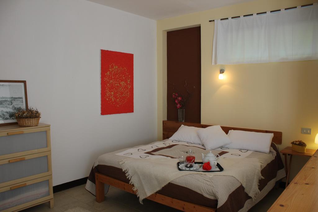 Fattoria Del Pino Bed & Breakfast Orta San Giulio Room photo